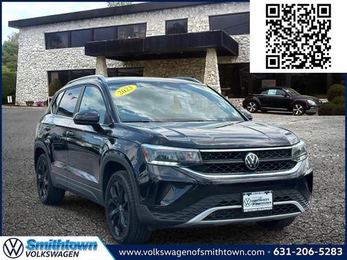 Deep Black Pearl 2023 Volkswagen Taos 1.5T SE