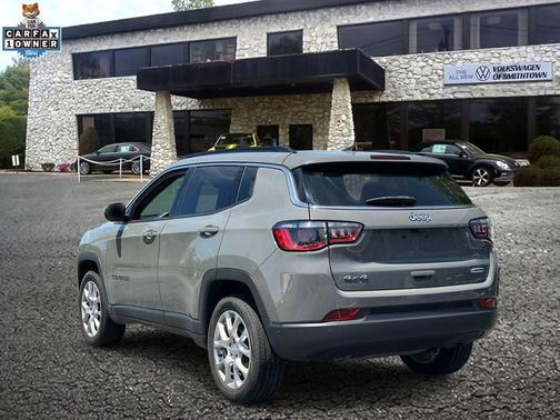 Sting-Gray Clearcoat 2023 Jeep Compass Latitude Lux