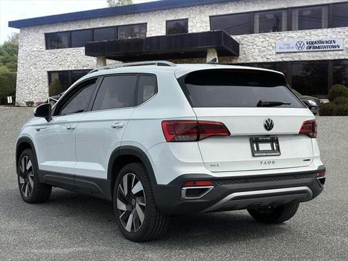 2024 Volkswagen Taos 1.5T SEL