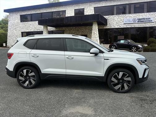 2024 Volkswagen Taos 1.5T SEL