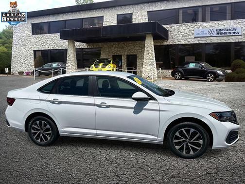 Pure White 2022 Volkswagen Jetta 1.5T S