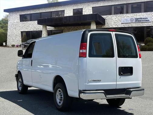 2022 Chevrolet Express 2500 RWD 2500 Regular Wheelbase WT
