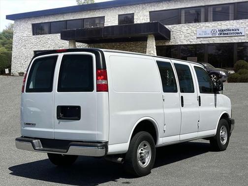 2022 Chevrolet Express 2500 RWD 2500 Regular Wheelbase WT