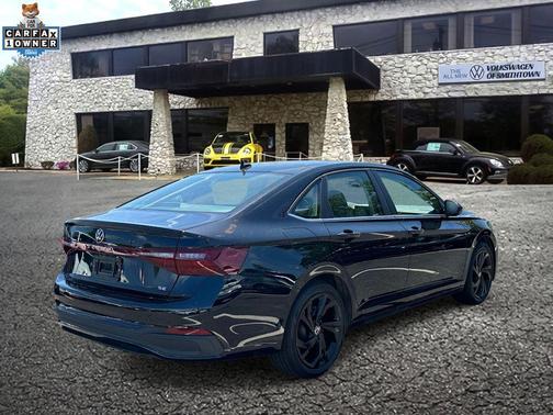 Deep Black 2025 Volkswagen Jetta 1.5T SE