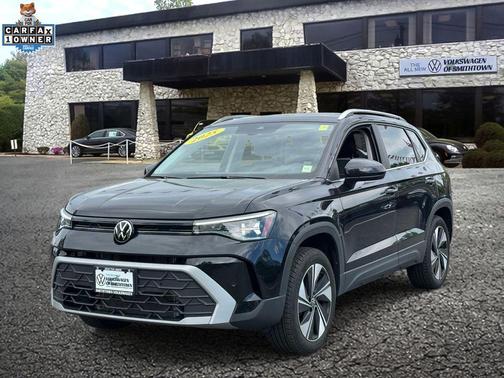 Deep Black 2025 Volkswagen Taos 1.5T SE