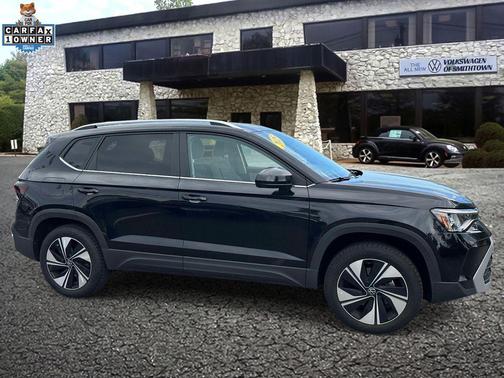 Deep Black 2025 Volkswagen Taos 1.5T SE