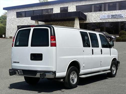 2022 Chevrolet Express 2500 RWD 2500 Regular Wheelbase WT