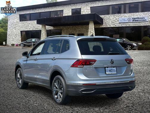 Platinum Gray Metallic 2022 Volkswagen Tiguan 2.0T SE 4MOTION
