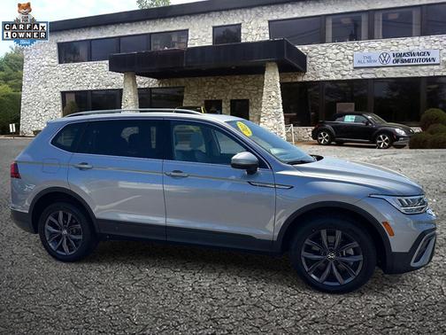 Platinum Gray Metallic 2022 Volkswagen Tiguan 2.0T SE 4MOTION