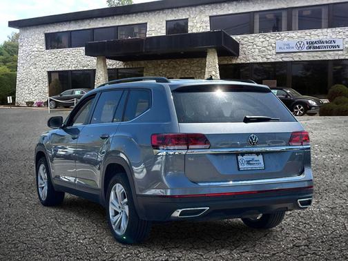 Platinum Gray Metallic 2023 Volkswagen Atlas 2.0T SE w/Technology 4MOTION