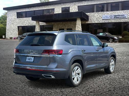Platinum Gray Metallic 2023 Volkswagen Atlas 2.0T SE w/Technology 4MOTION