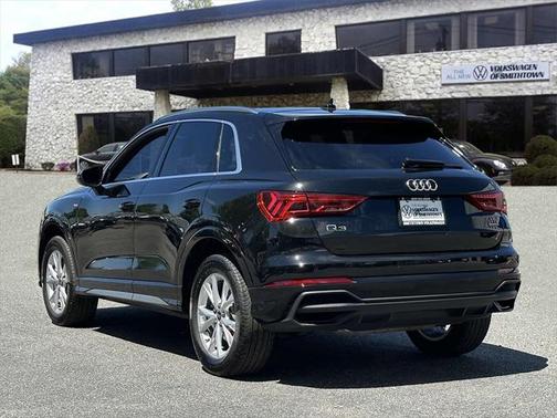 2024 Audi Q3 Premium 45 TFSI S line quattro Tiptronic