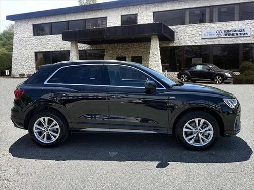 2024 Audi Q3 Premium 45 TFSI S line quattro Tiptronic