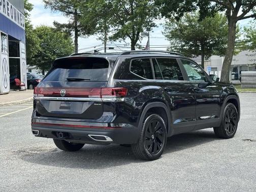 2025 Volkswagen Atlas 2.0T SE w/Technology 4MOTION