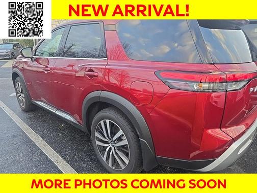 2025 Nissan Pathfinder Platinum 4WD