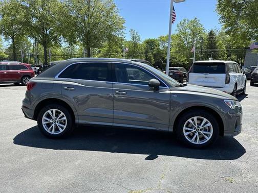 2024 Audi Q3 Premium 45 TFSI S line quattro Tiptronic