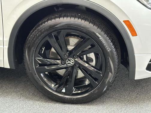 2024 Volkswagen Tiguan 2.0T SE R-Line Black 4MOTION