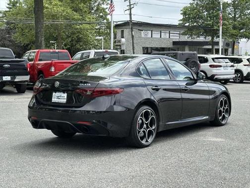 2022 Alfa Romeo Giulia Veloce