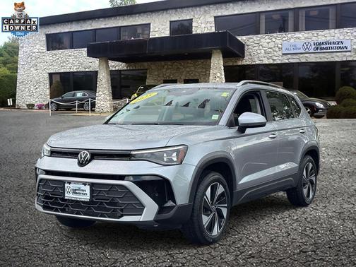 Silver Metallic 2025 Volkswagen Taos 1.5T SE