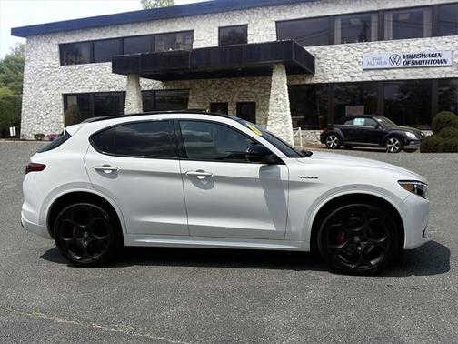 2022 Alfa Romeo Stelvio Ti