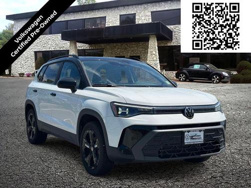 Pure White 2025 Volkswagen Taos 1.5T SE Black