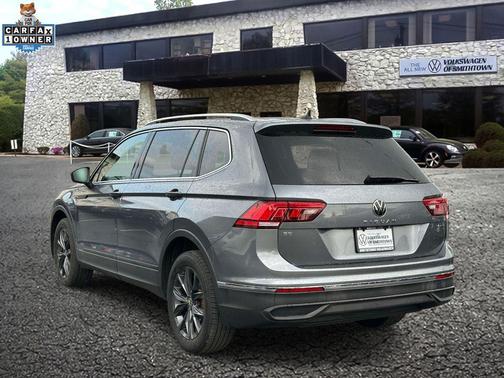 Platinum Gray Metallic 2022 Volkswagen Tiguan 2.0T SE