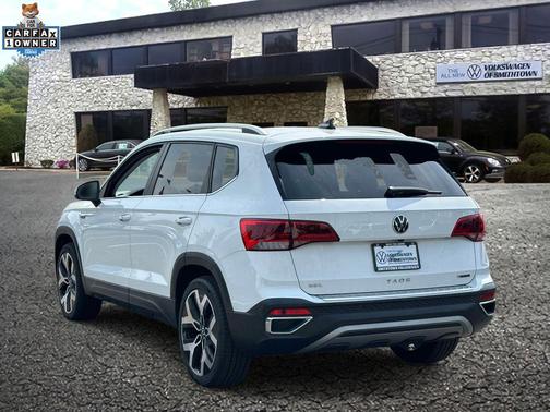 Pure White 2023 Volkswagen Taos 1.5T SEL