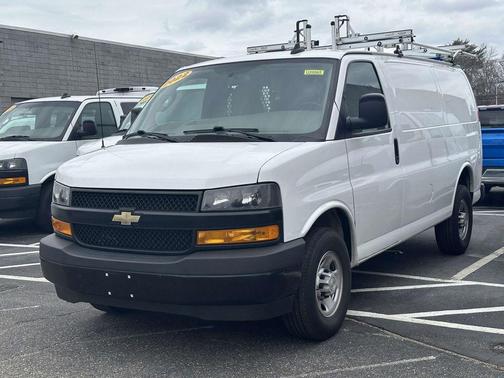 Summit White 2022 Chevrolet Express 2500 RWD 2500 Regular Wheelbase WT