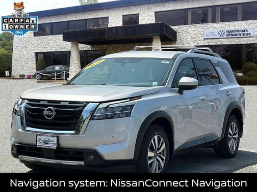 2022 Nissan Pathfinder SL 4WD