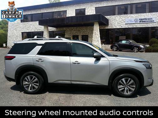 2022 Nissan Pathfinder SL 4WD