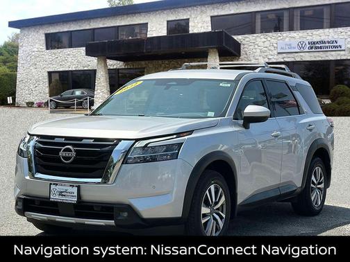 2022 Nissan Pathfinder SL 4WD