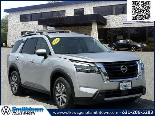2022 Nissan Pathfinder SL 4WD