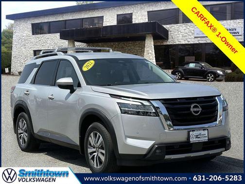 2022 Nissan Pathfinder SL 4WD