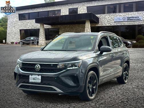 Gray 2022 Volkswagen Taos 1.5T SE