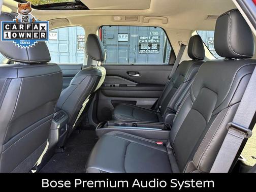 2025 Nissan Pathfinder SL 4WD