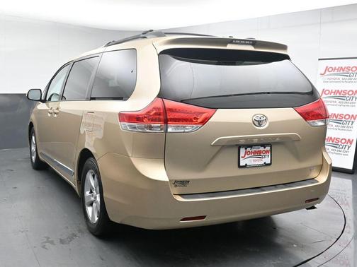 Sandy Beach Metallic 2014 Toyota Sienna LE