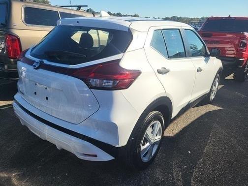 2021 Nissan Kicks S