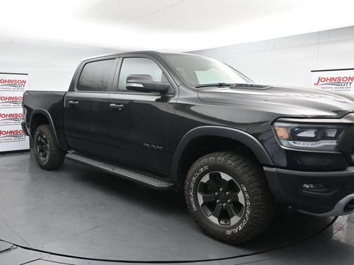 Diamond Black Crystal Pearlcoat 2022 RAM 1500 Rebel