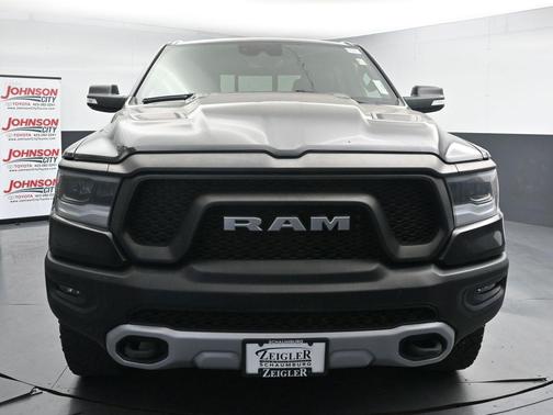Diamond Black Crystal Pearlcoat 2022 RAM 1500 Rebel