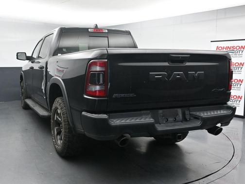 Diamond Black Crystal Pearlcoat 2022 RAM 1500 Rebel