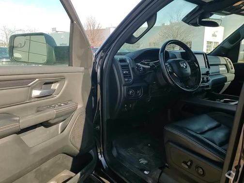 Diamond Black Crystal Pearlcoat 2022 RAM 1500 Rebel