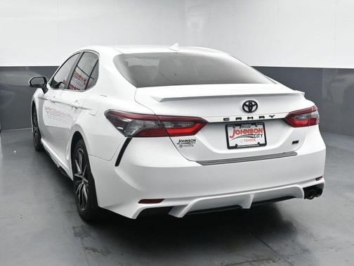Ice Cap 2024 Toyota Camry SE