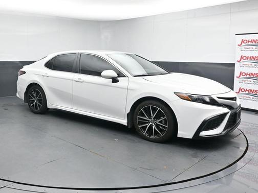 Ice Cap 2024 Toyota Camry SE