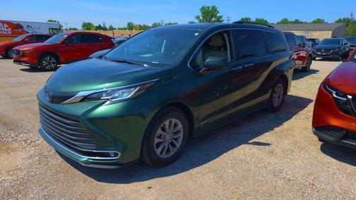 Cypress 2021 Toyota Sienna XLE 7 Passenger