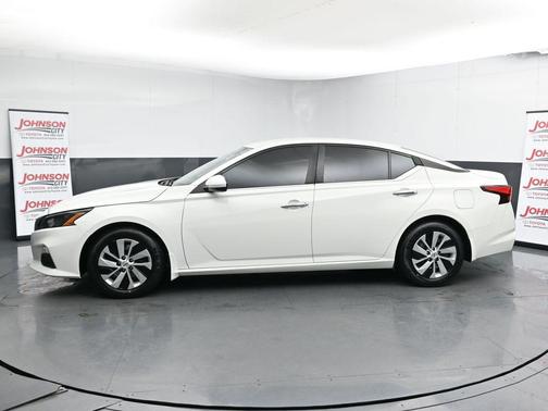 2022 Nissan Altima S FWD