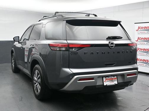 Gun Metallic 2023 Nissan Pathfinder SL FWD