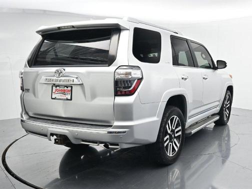 Classic Silver Metallic 2016 Toyota 4Runner Limited