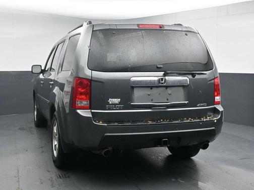 Polished Metal Metallic 2011 Honda Pilot EX-L