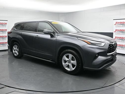 Magnetic Gray Metallic 2021 Toyota Highlander LE
