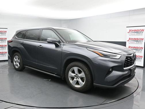 Magnetic Gray Metallic 2021 Toyota Highlander LE